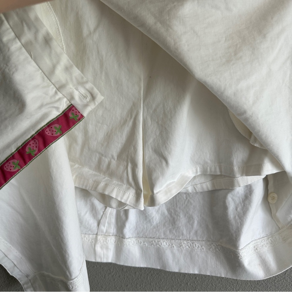 Lily Pulitzer White Skort Strawberry Print Pink Accent 8 - Picture 8 of 15